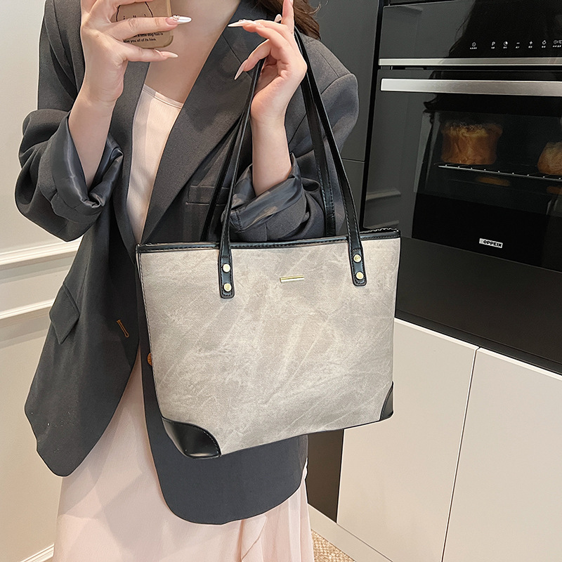 Premium sense commuting tote bag fashionable and versatile bag female college student shoulder bag for class