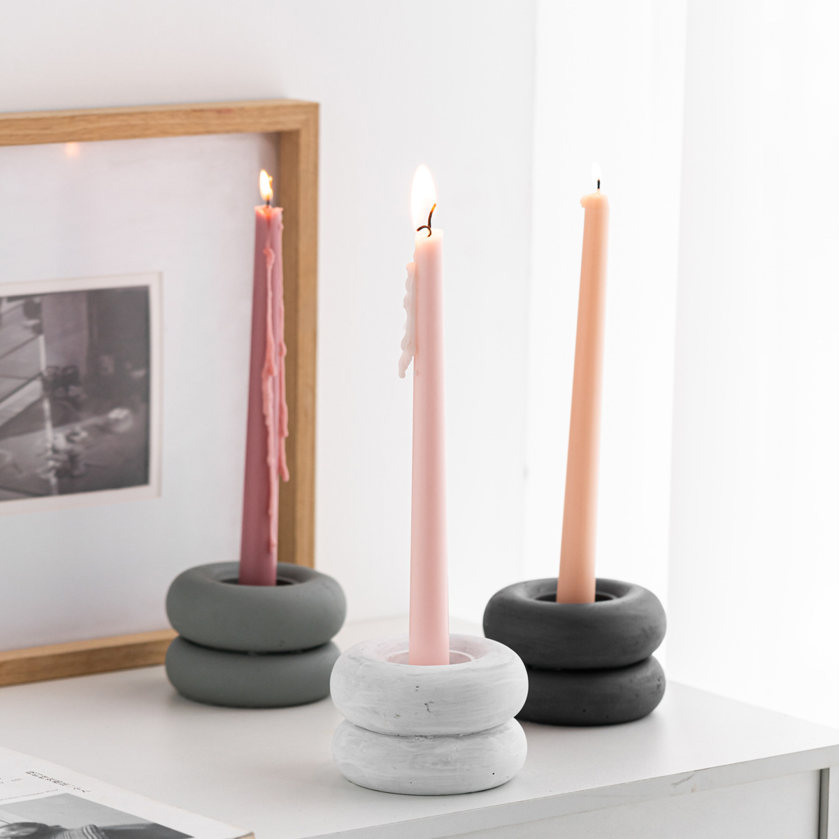 Round candlestick cement black and white gray simple and elegant couple hotel romantic dinner decoration